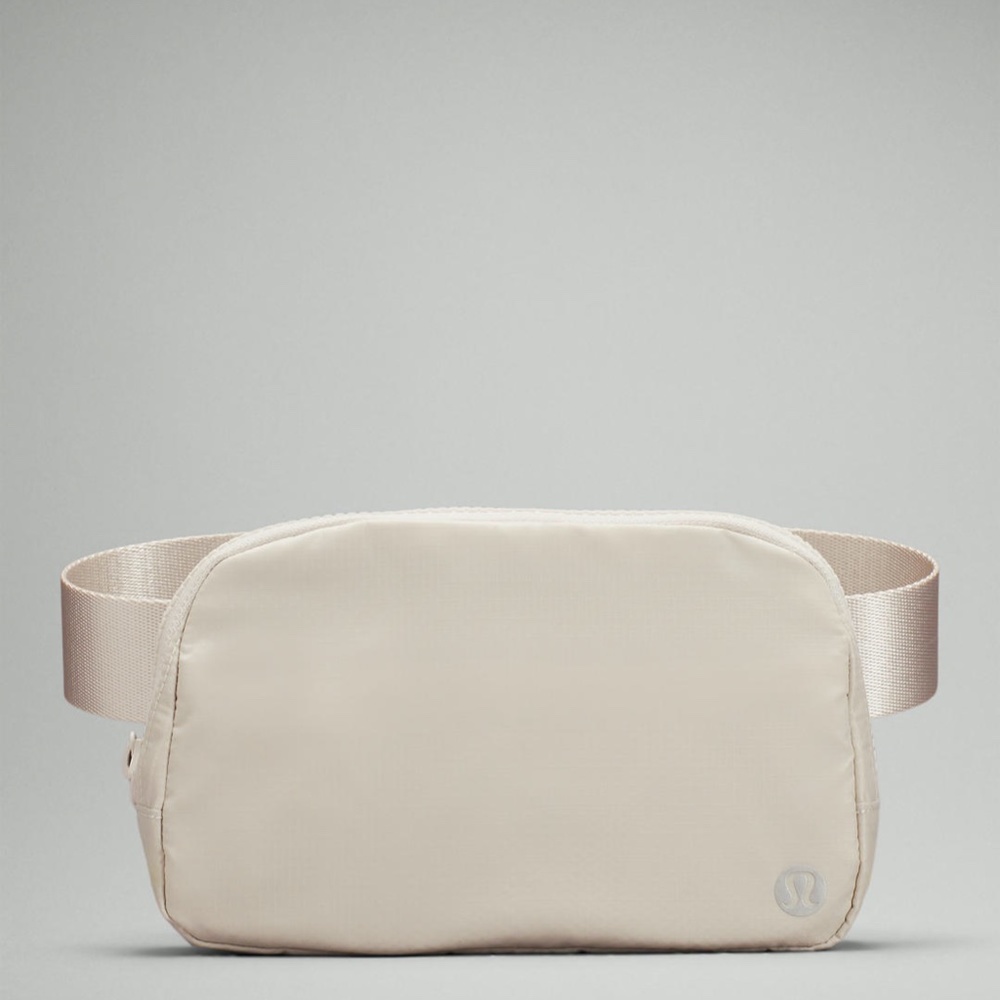 Everywhere Belt Bag - WHITE OPAL